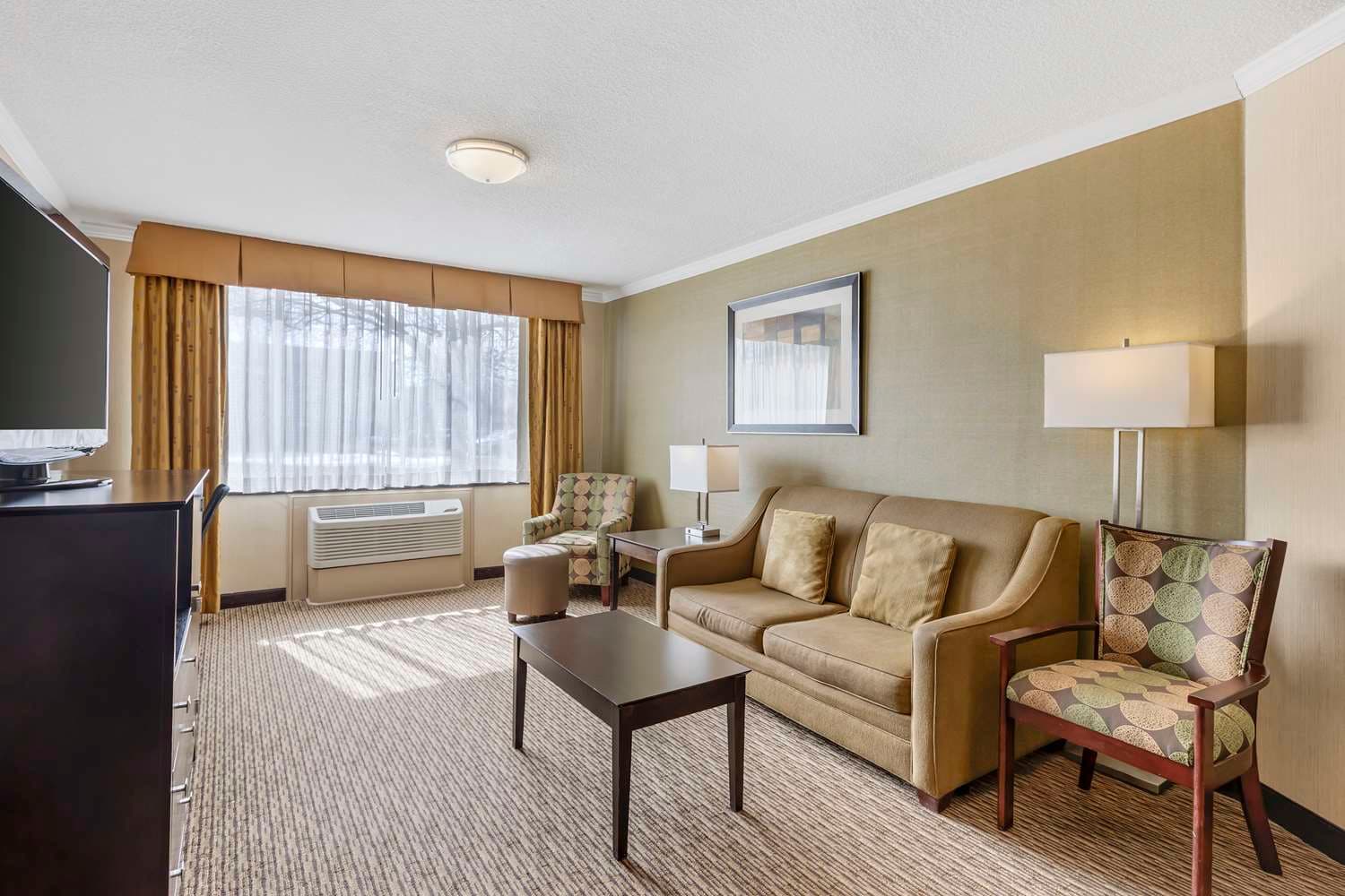 Hotel Watertown 4