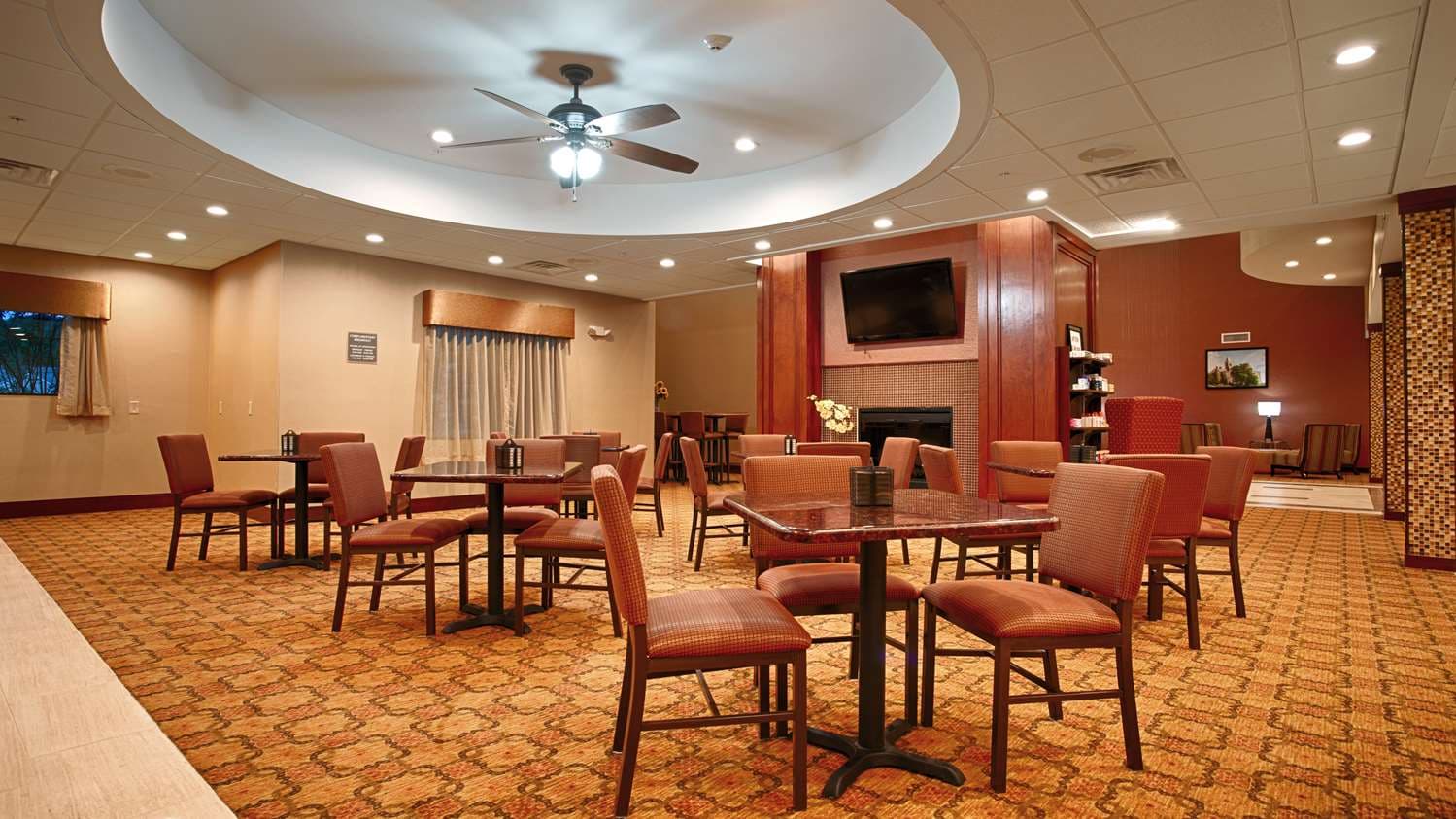 Best Western Plus Finger Lakes Inn & Suites 5