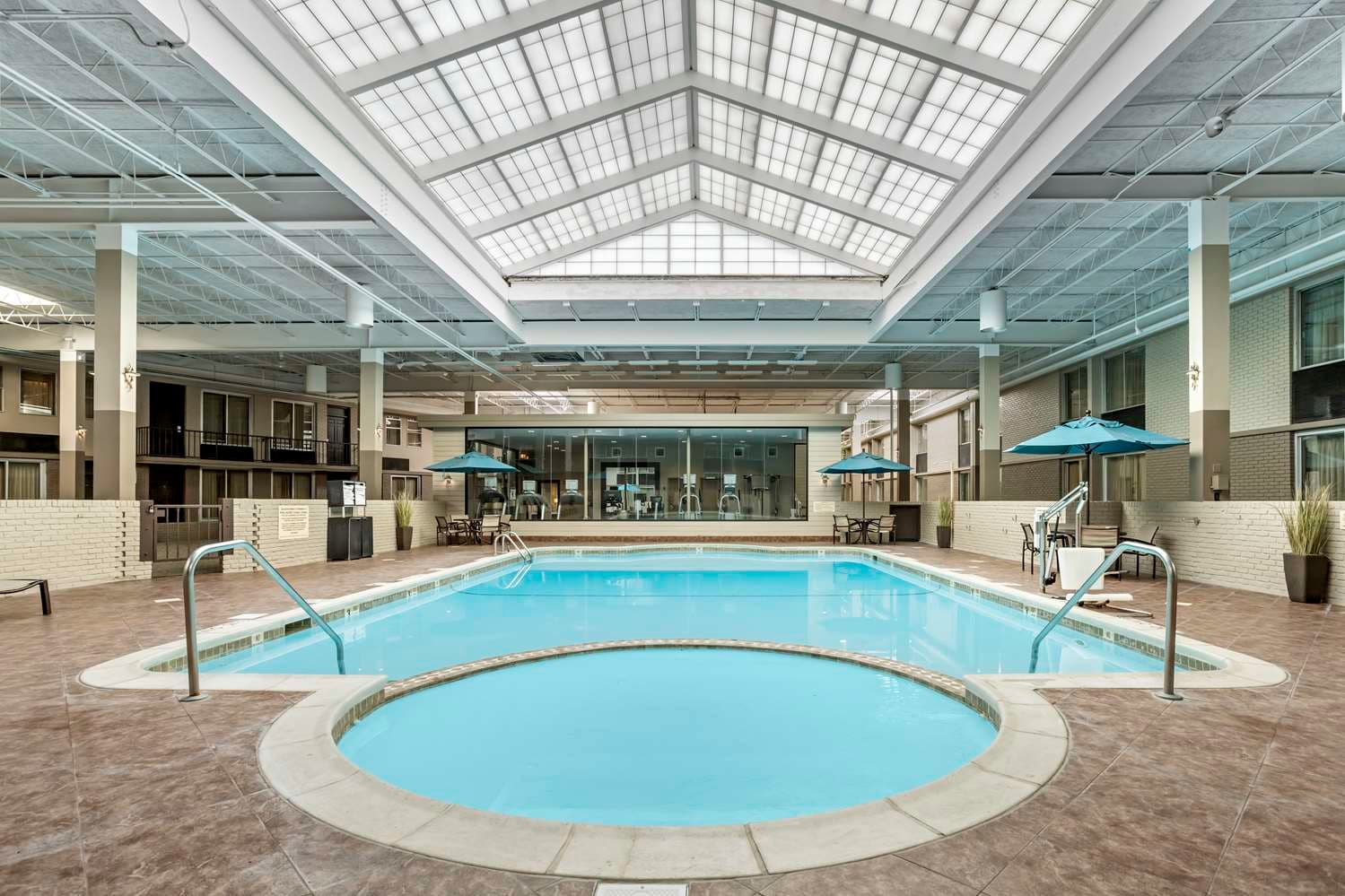 Best Western Plus Kingston Hotel And Conference Center 2