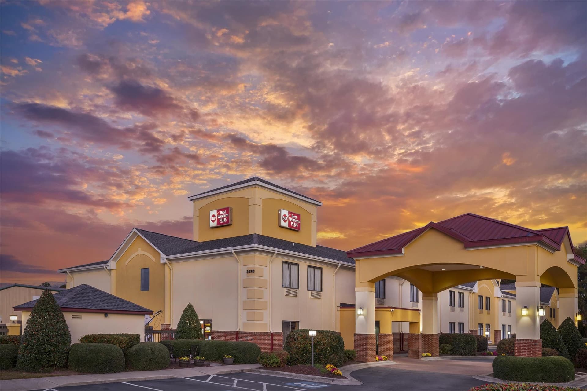 Best Western Plus Suites-Greenville 2