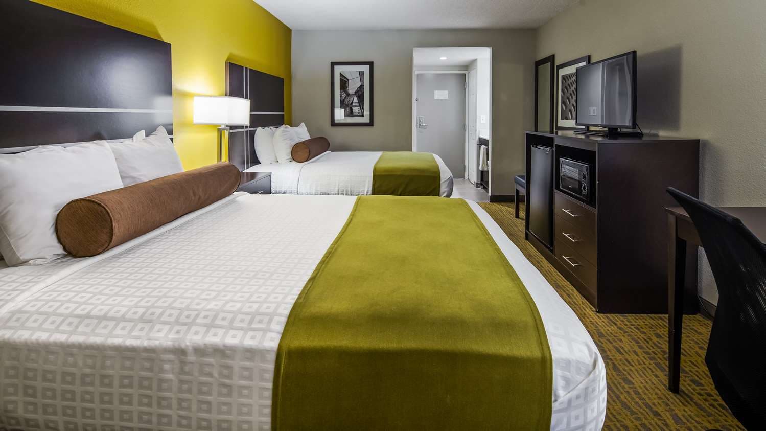 Best Western Plus Hanes Mall Hotel 3