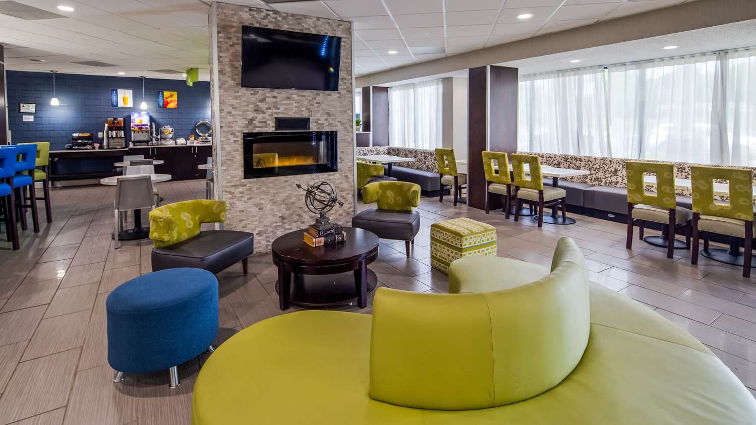 Best Western Plus Hanes Mall Hotel 4