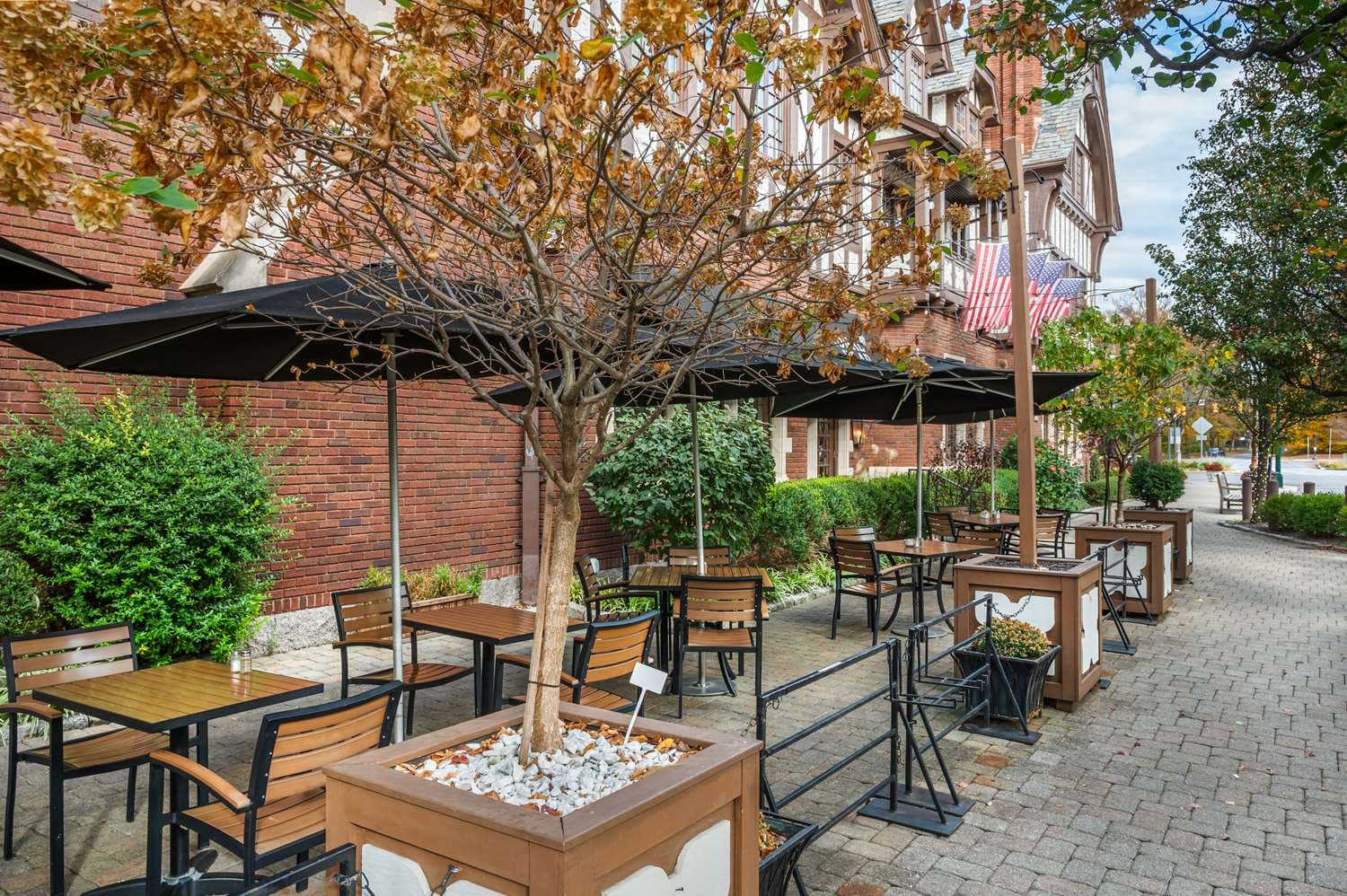 Best Western Premier Mariemont Inn 4