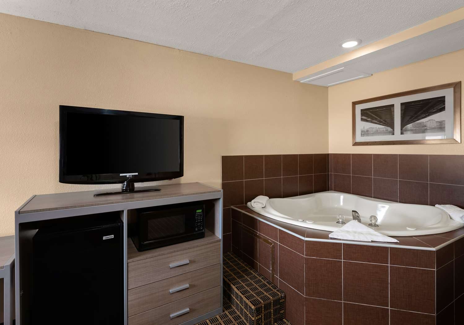 Best Western Adena Inn 3