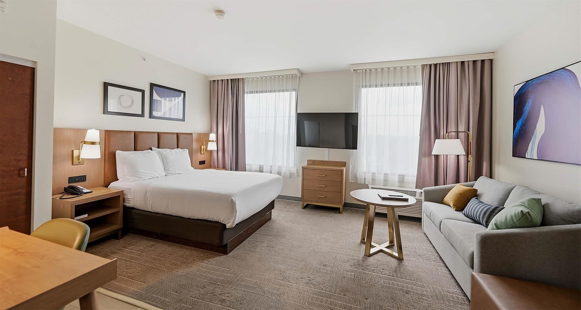 Best Western Plus Hannaford Inn & Suites 2