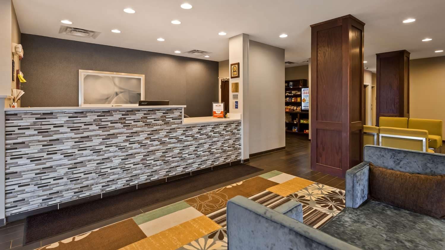Best Western Plus Boardman Inn & Suites 2