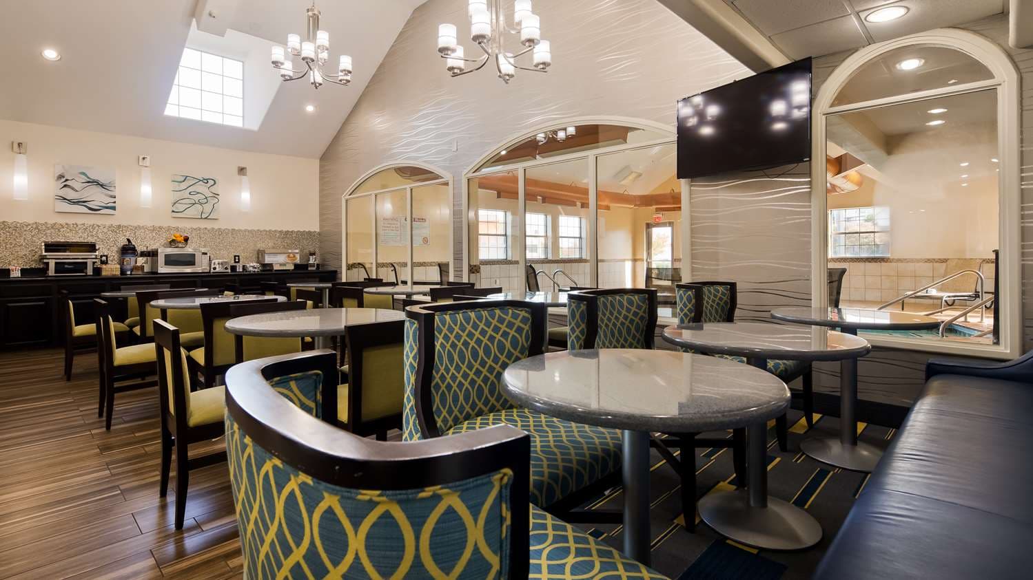 Best Western Plus Tulsa Inn & Suites 5