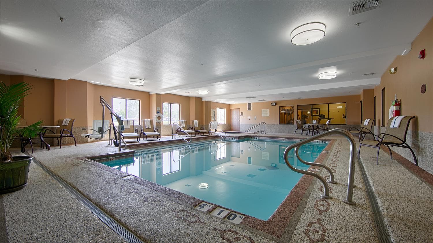 Best Western Plus Woodland Hills Hotel & Suites 4