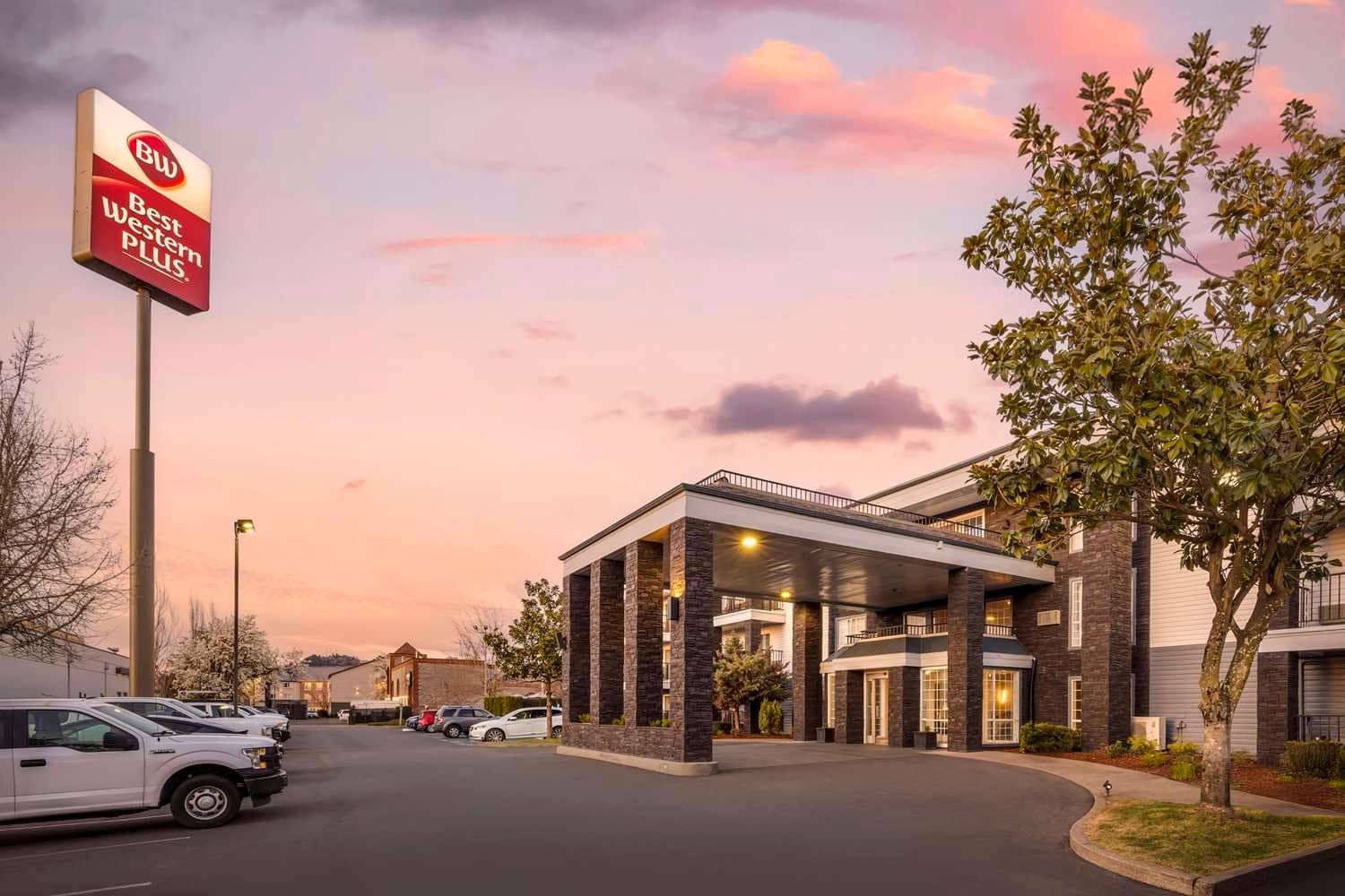 Best Western Plus Grand Manor Inn