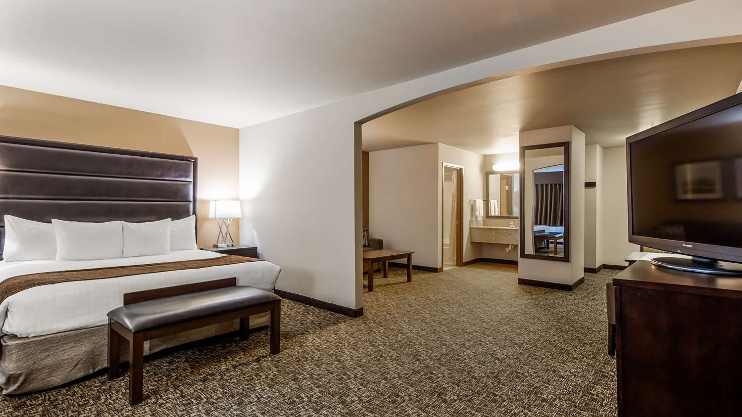 Best Western Oak Meadows Inn 3