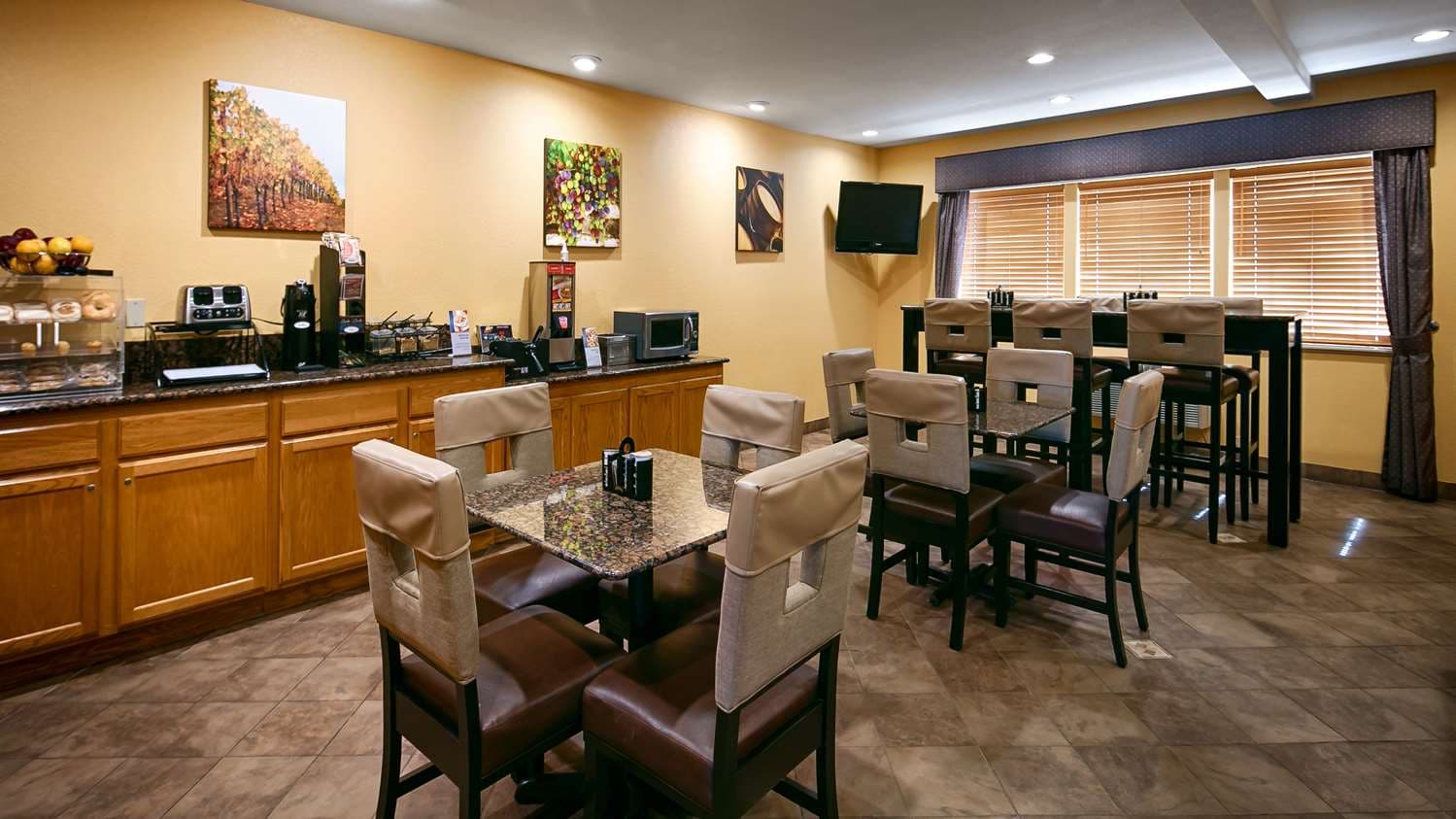 Best Western Dallas Inn & Suites 4