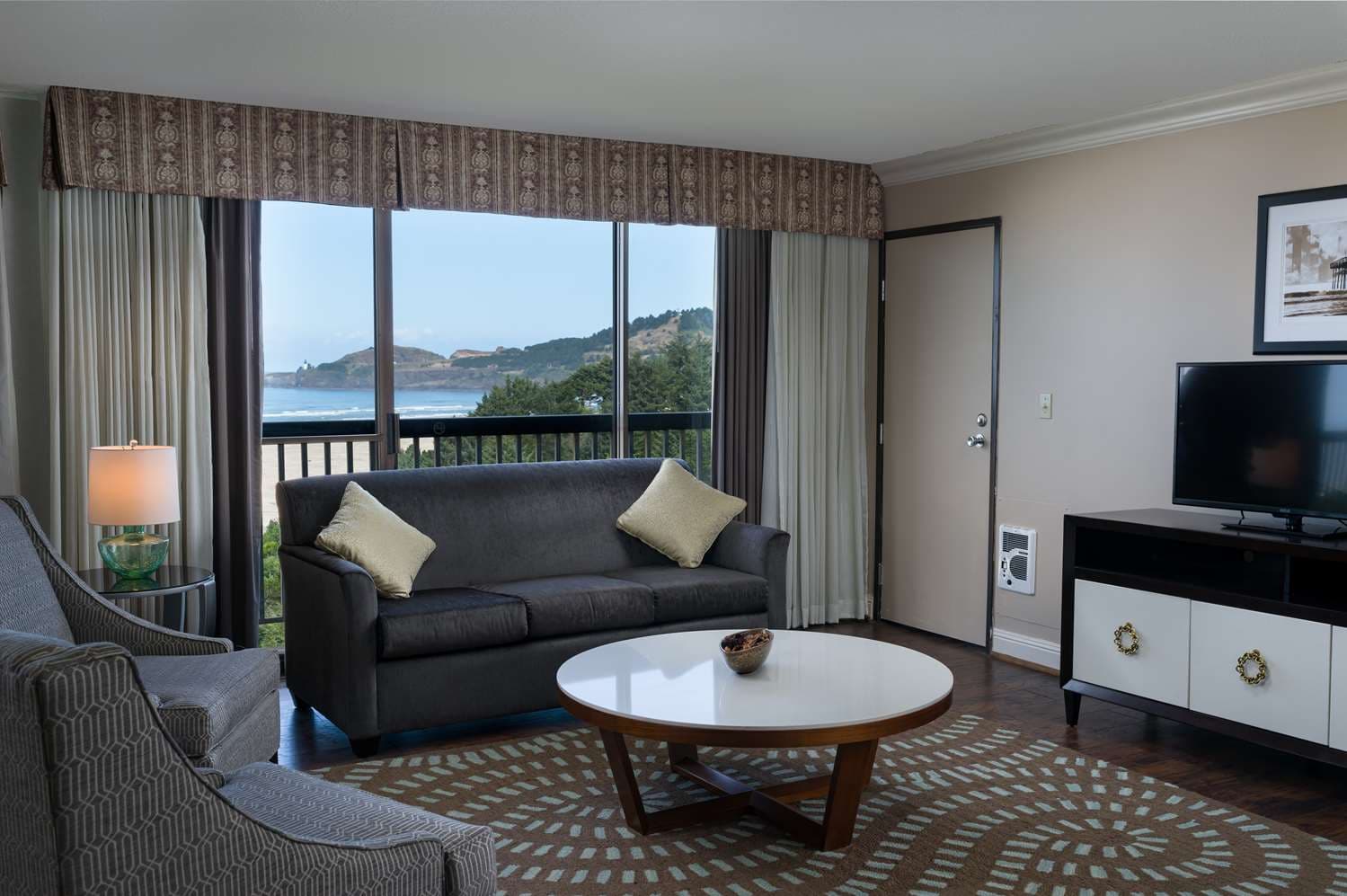 Best Western Plus Agate Beach Inn 3