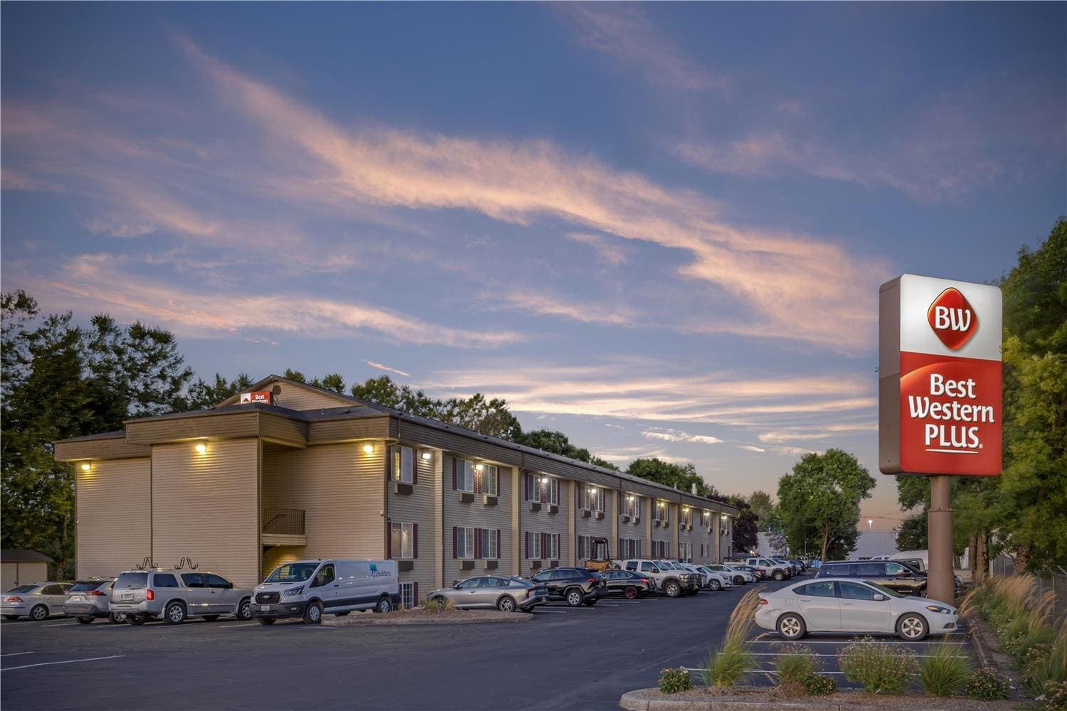Best Western Plus Prairie Inn 5