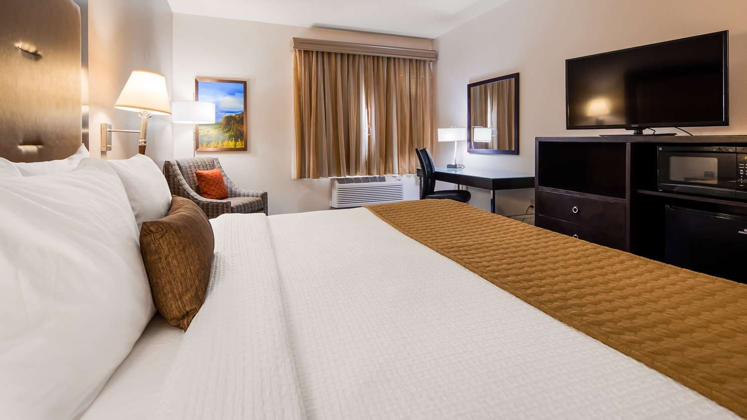 Best Western Plus Portland Airport Hotel & Suites 5