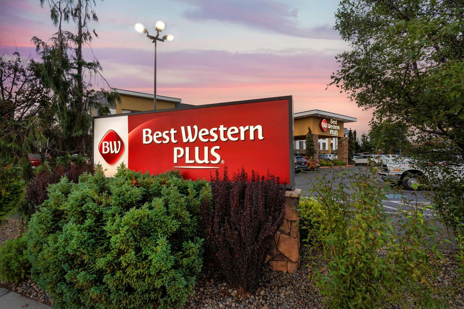 Best Western Plus Olympic Inn 2