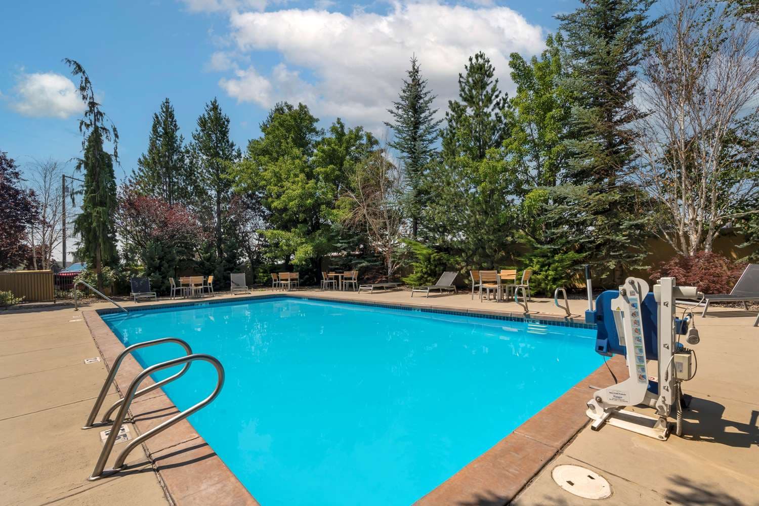 Best Western Plus Olympic Inn 4