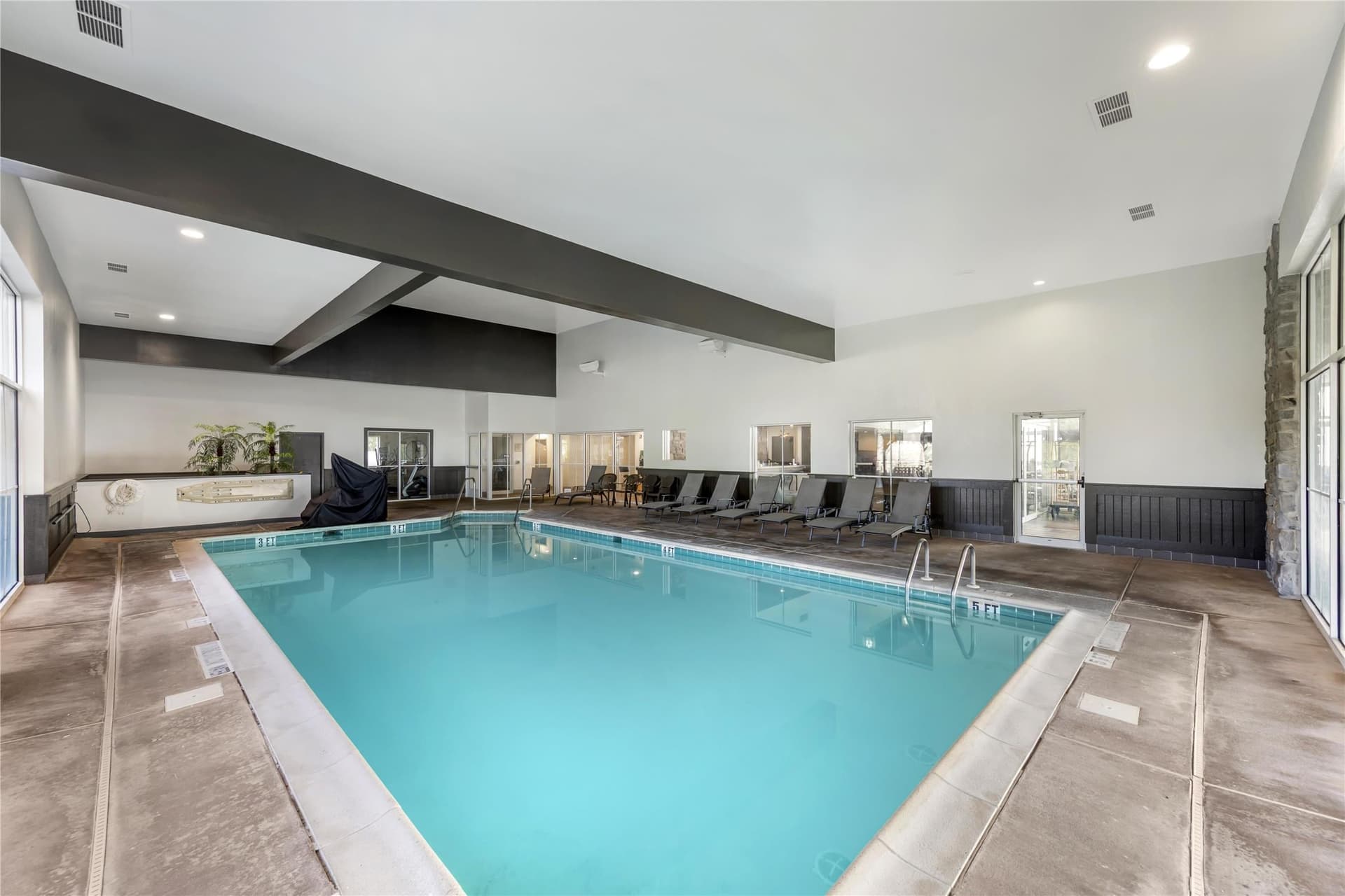 Best Western Plus Revere Inn & Suites 3