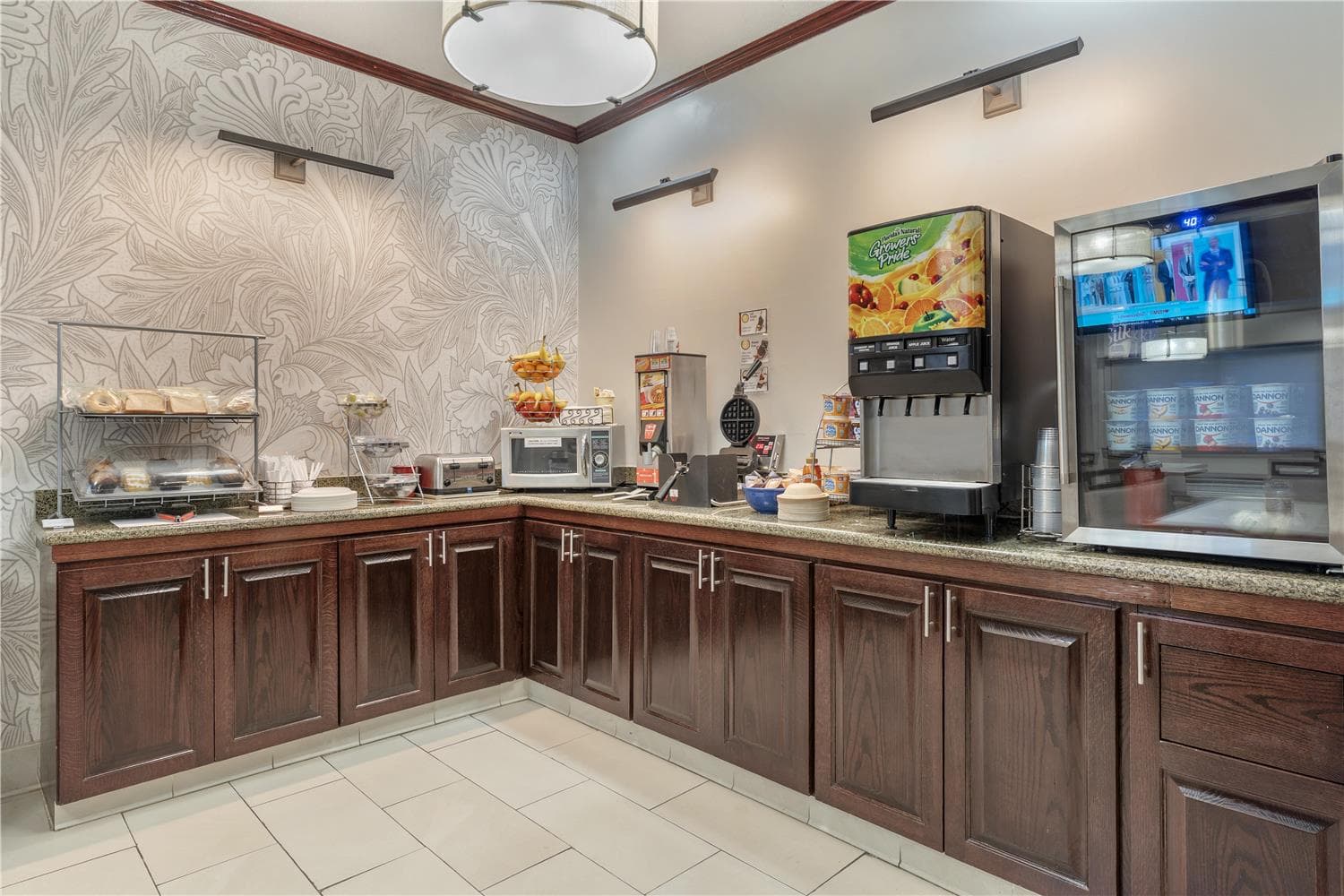 Best Western Plus Executive Inn 2