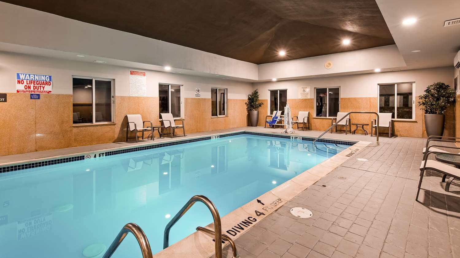 Best Western Plus New Cumberland Inn & Suites 4
