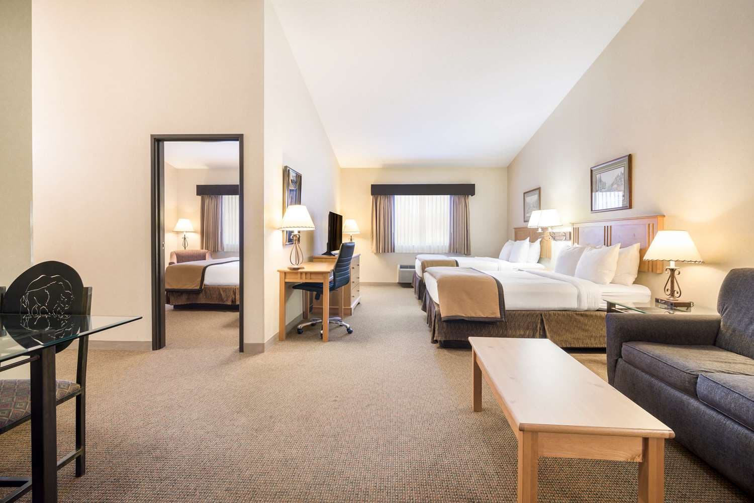 Best Western Golden Spike Inn & Suites 4