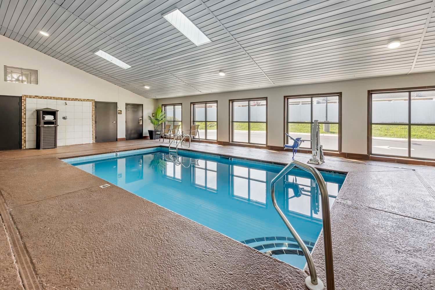 Best Western Shelbyville Inn and Suites Celebration Inn 4