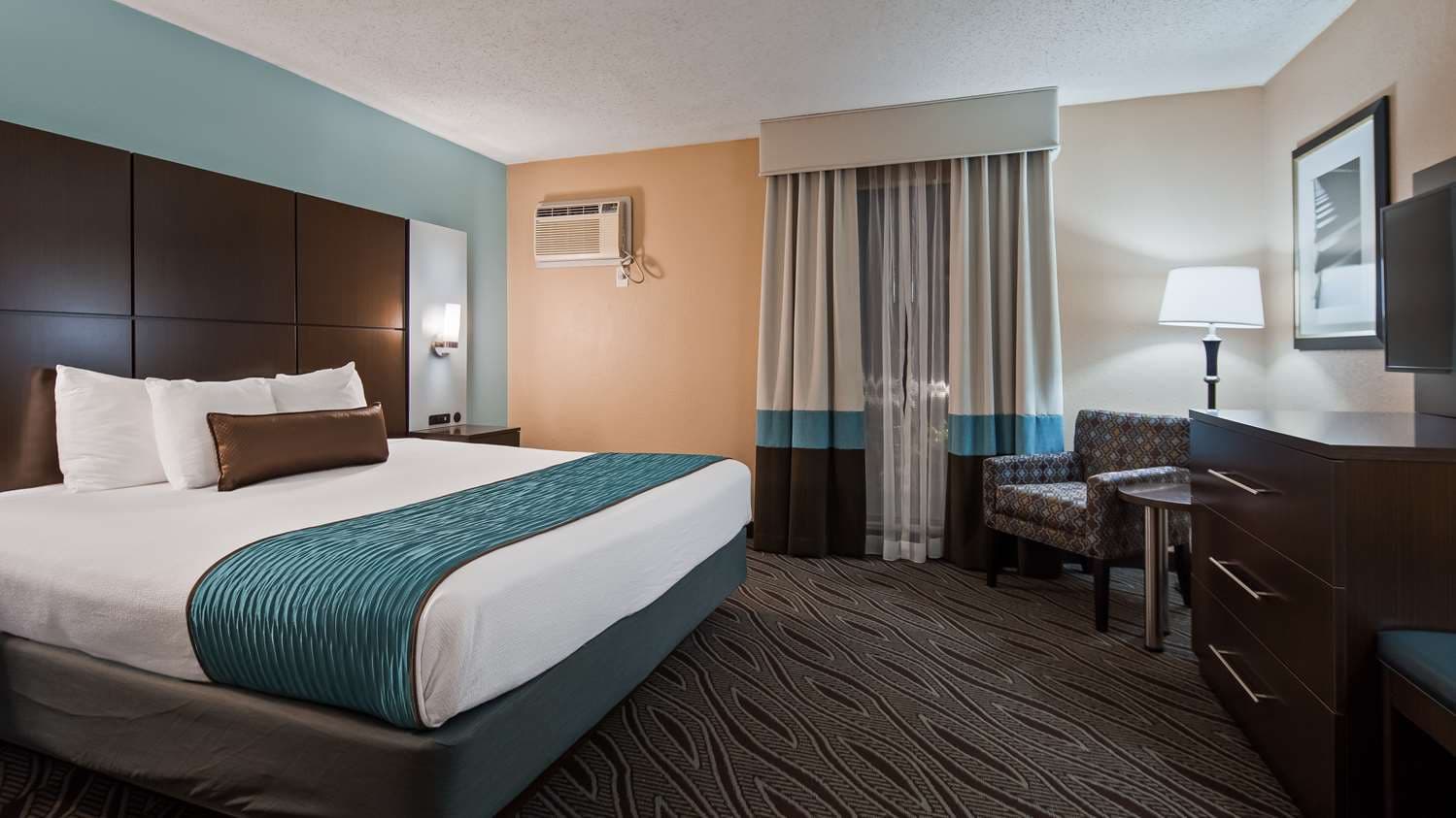 Best Western Plus Galleria Inn & Suites 3