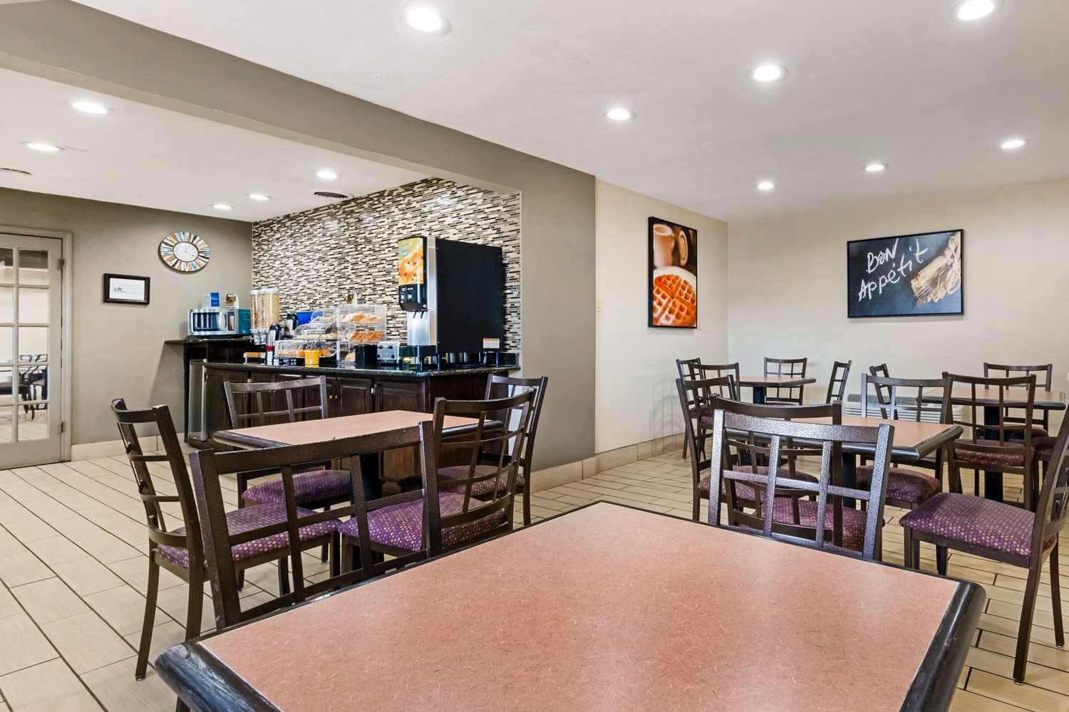 Best Western Red Carpet Inn 5
