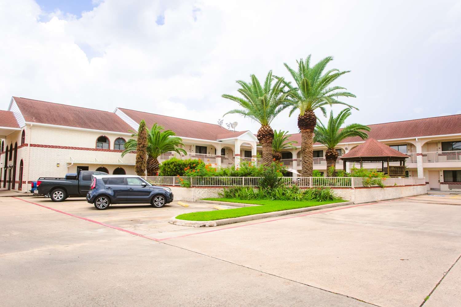 Best Western Pearland Inn 4