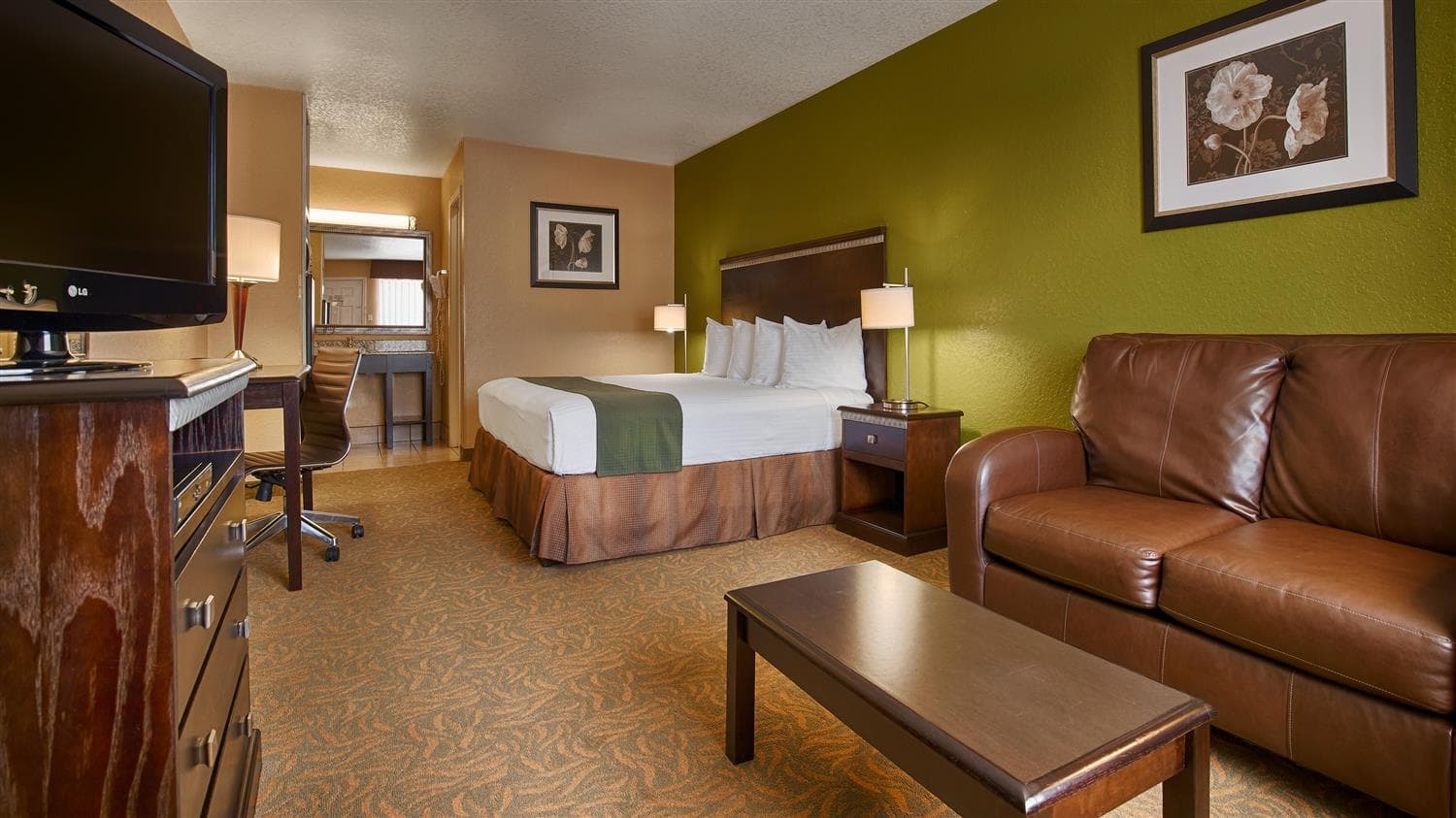 SureStay Hotel by Best Western Floresville 5
