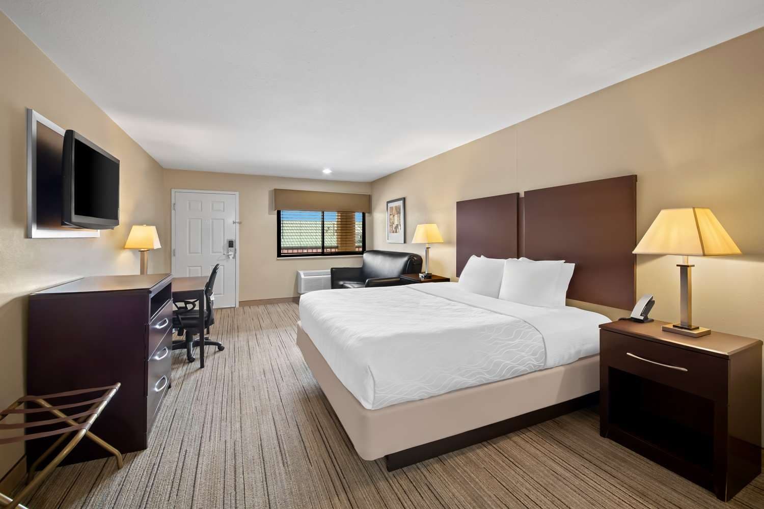 Best Western Cedar Inn 2