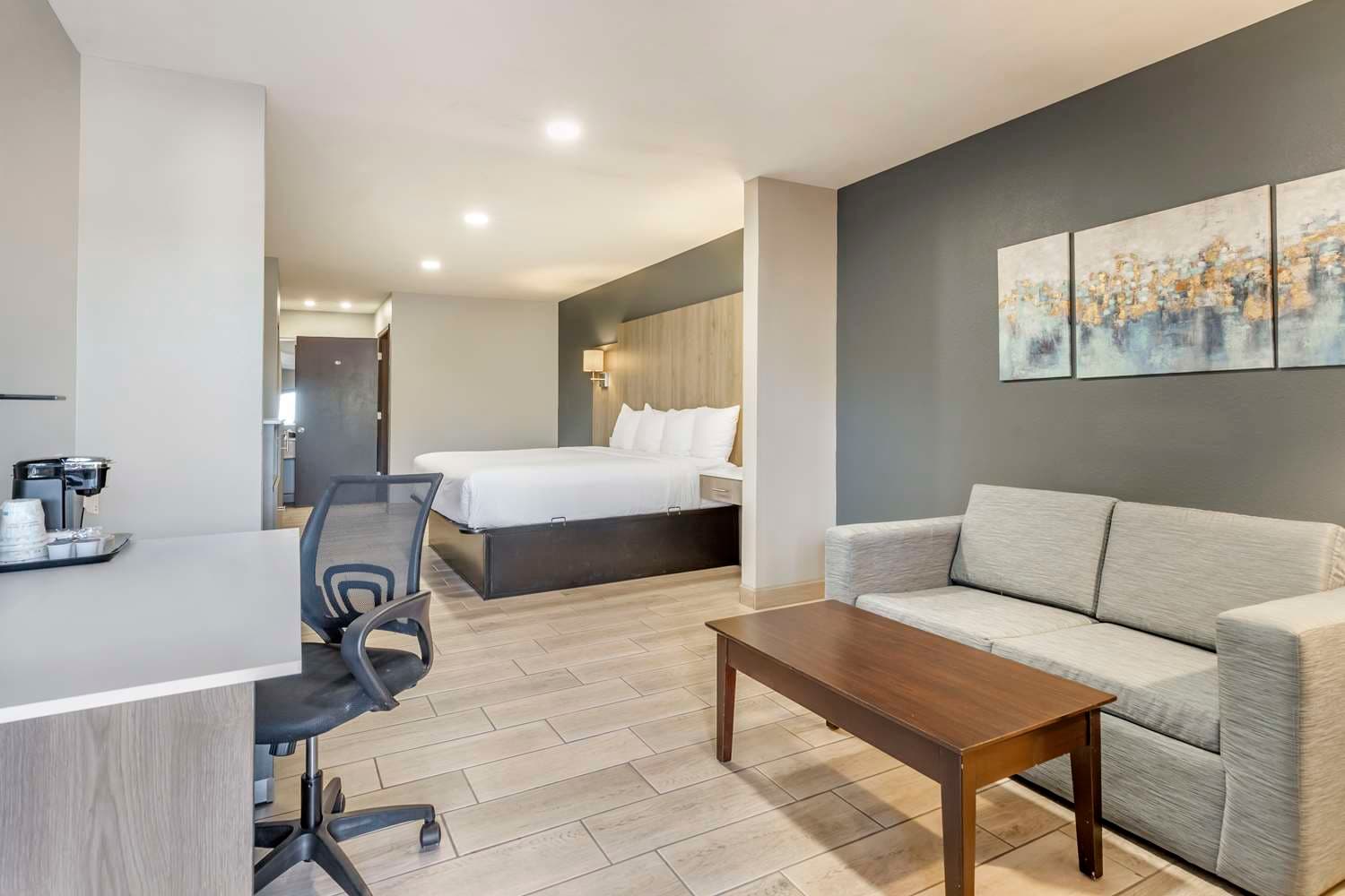 Best Western Plus Edinburg Inn & Suites 3