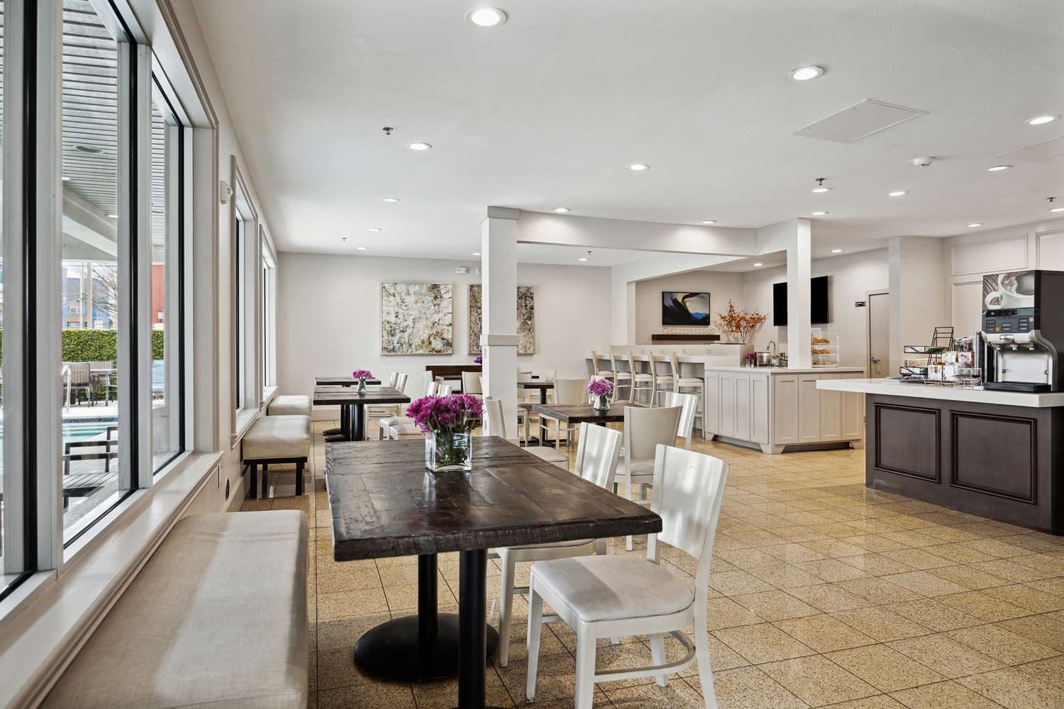 Best Western Plus Downtown Inn & Suites 5