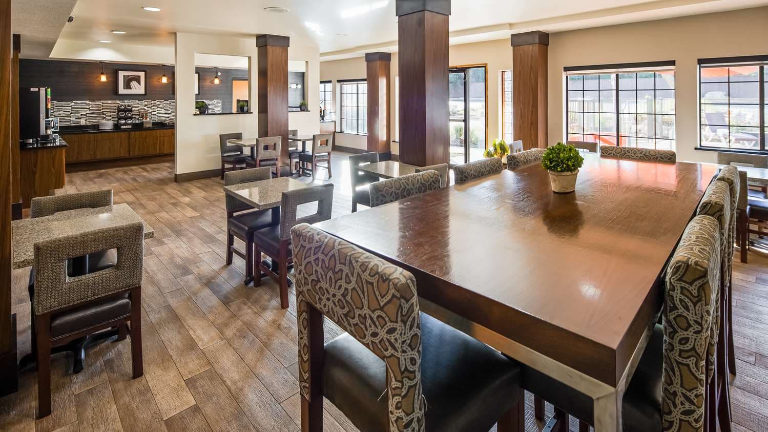 Best Western Plus Hill Country Suites 4
