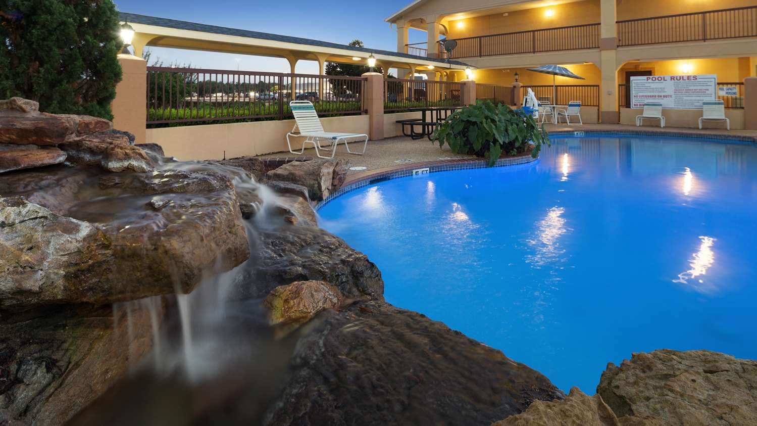 Best Western Angleton Inn 5