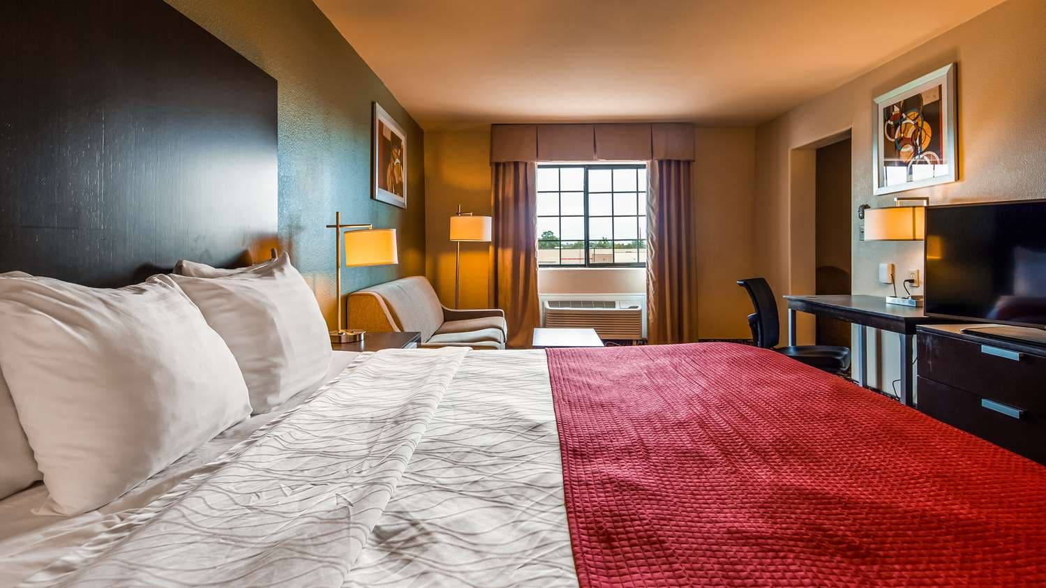 Best Western Plus The Woodlands 3