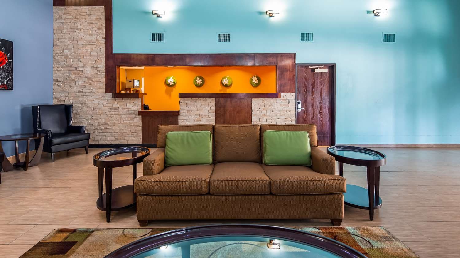 Best Western Plus The Woodlands 4