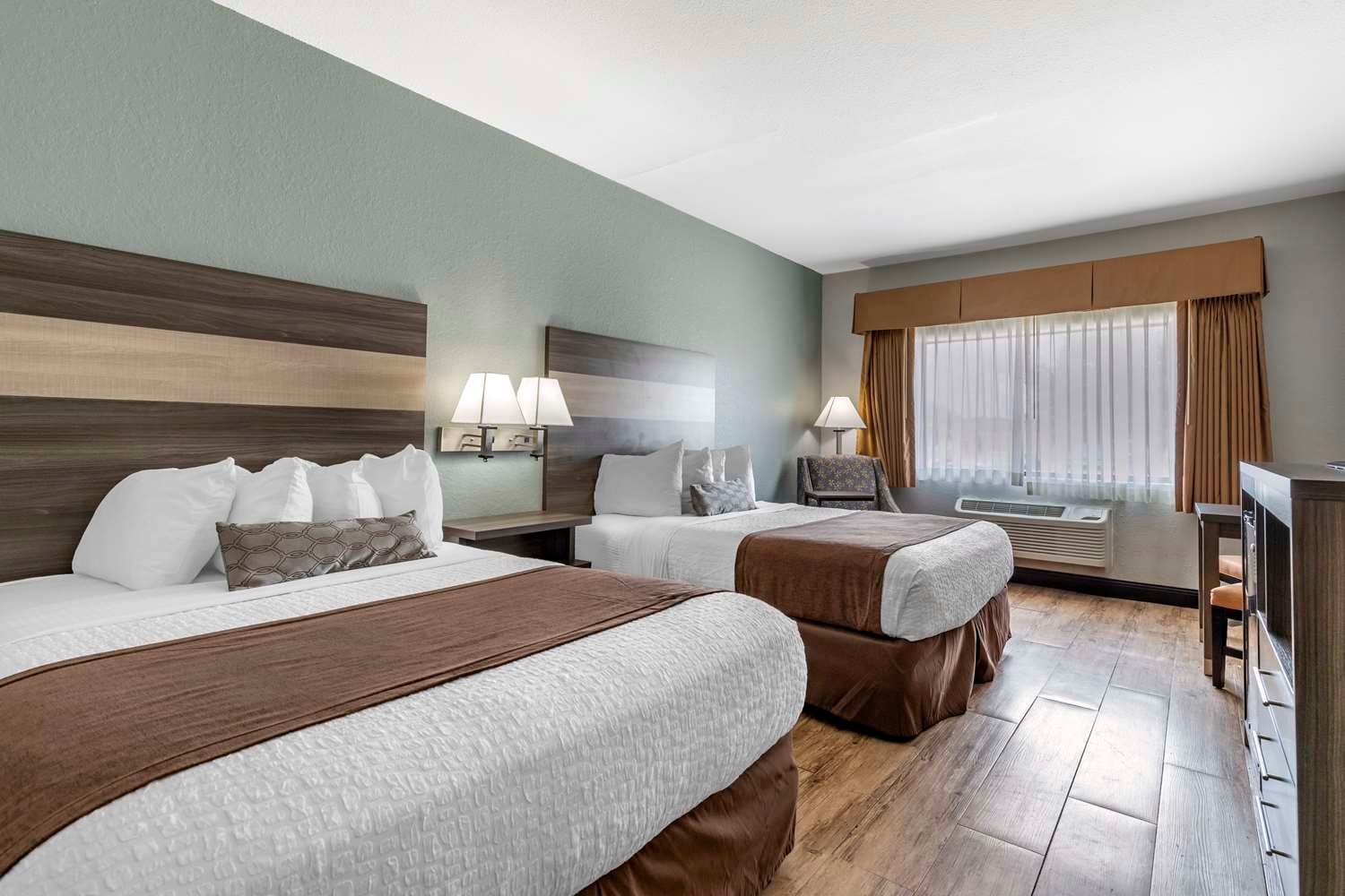 Best Western Plus Victoria Inn & Suites 5