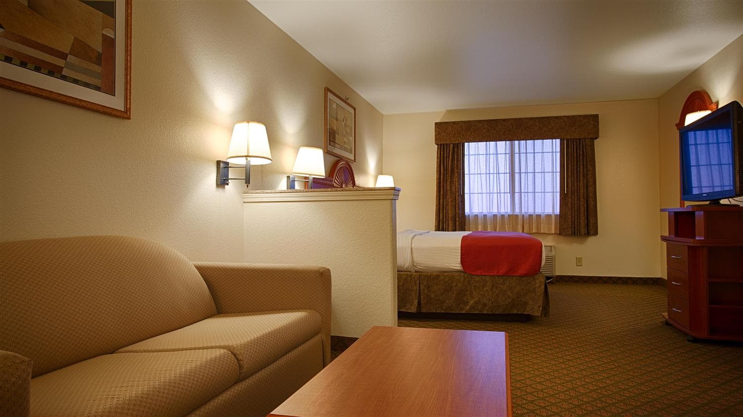 Best Western Henrietta Inn & Suites 5