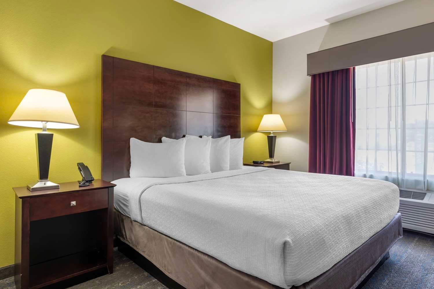 Best Western Plus Mansfield Inn & Suites 2
