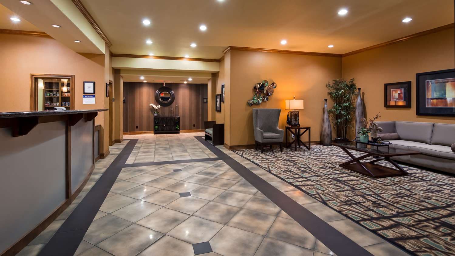 Best Western Plus Christopher Inn & Suites 2