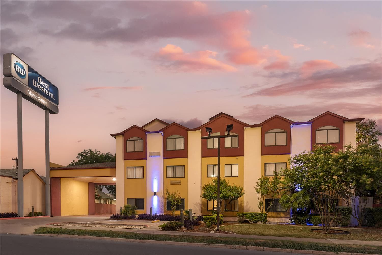 Best Western Alamo Suites 2
