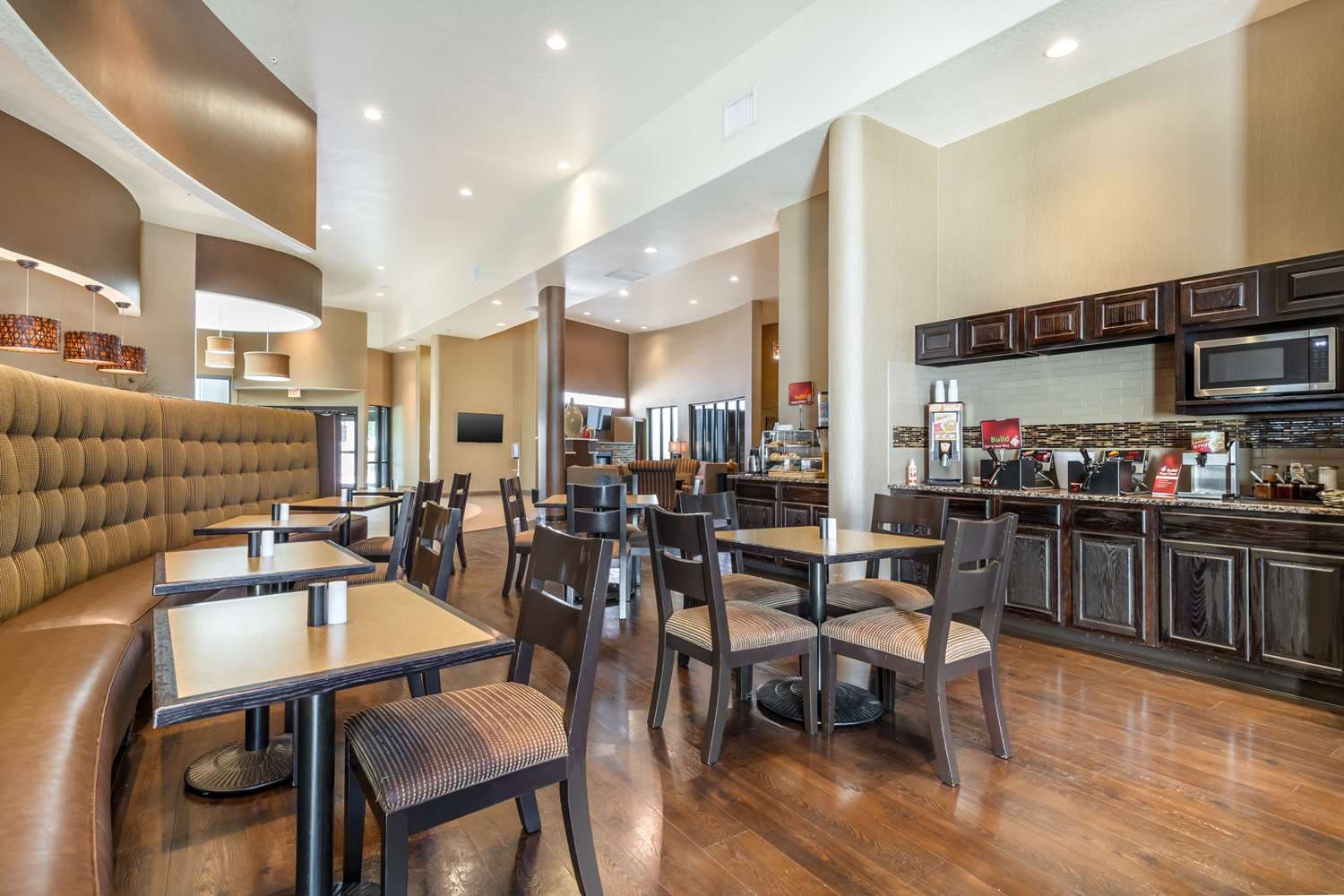 Best Western Plus Lackland Hotel & Suites 5