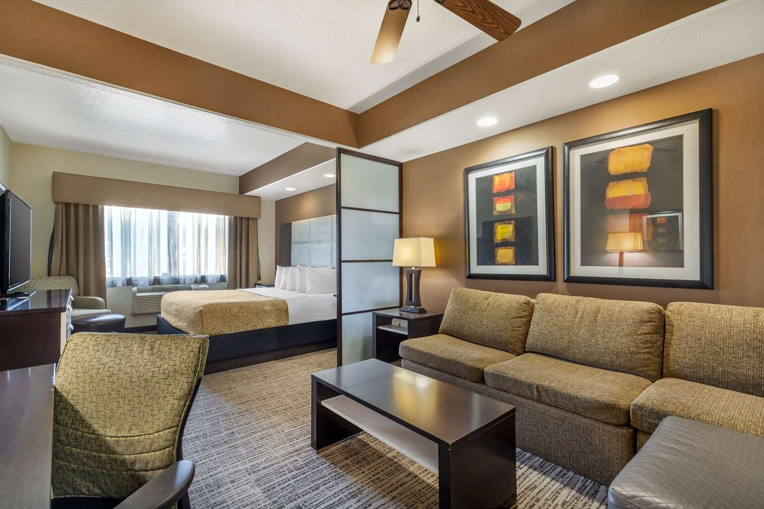 Best Western Plus Lackland Hotel & Suites 2