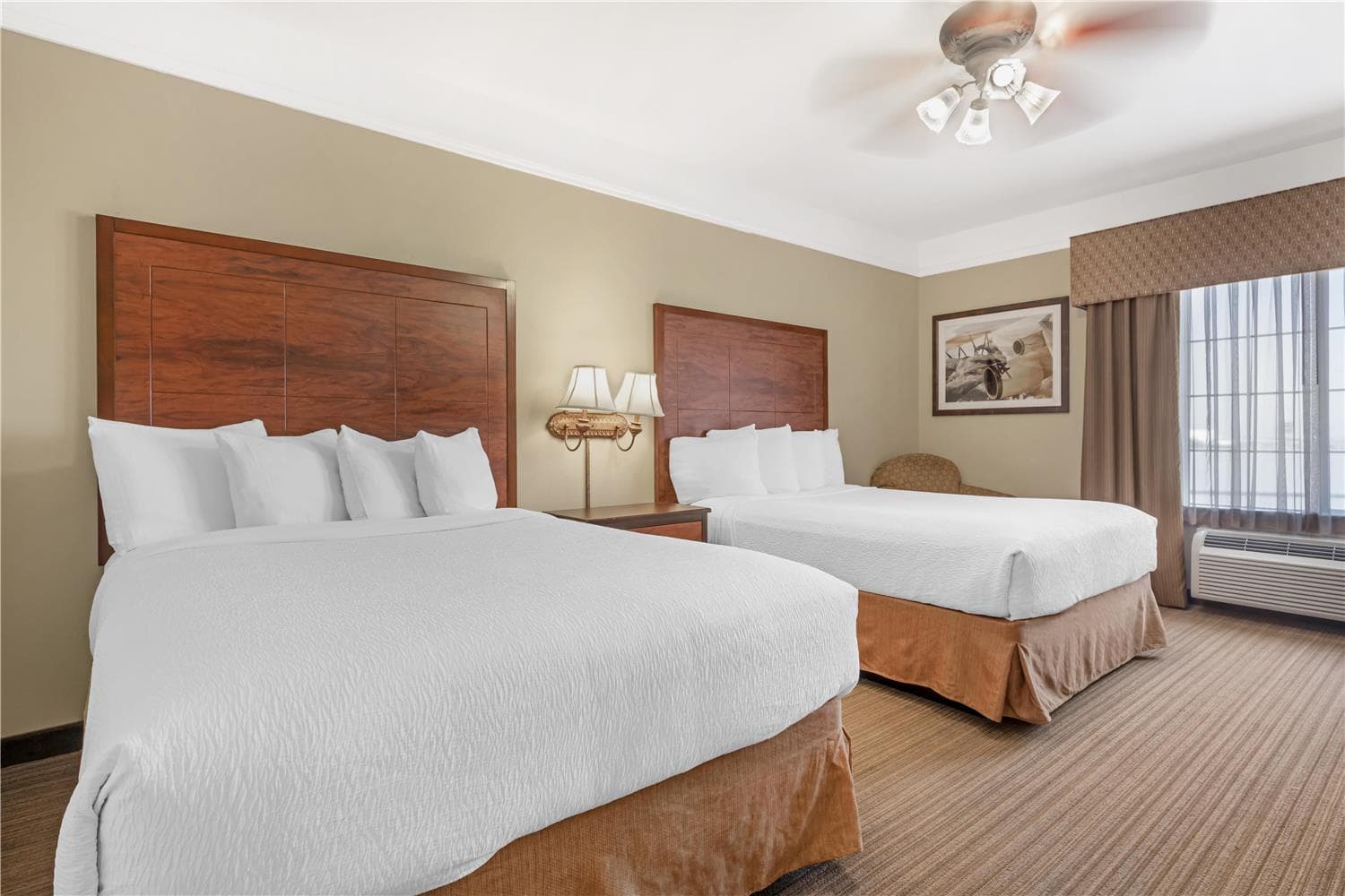 Best Western Plus Monica Royale Inn & Suites 2