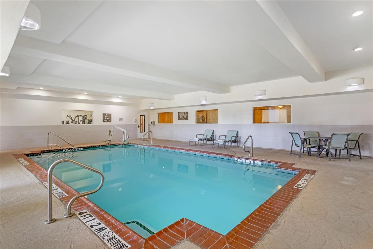 Best Western Plus Monica Royale Inn & Suites 3