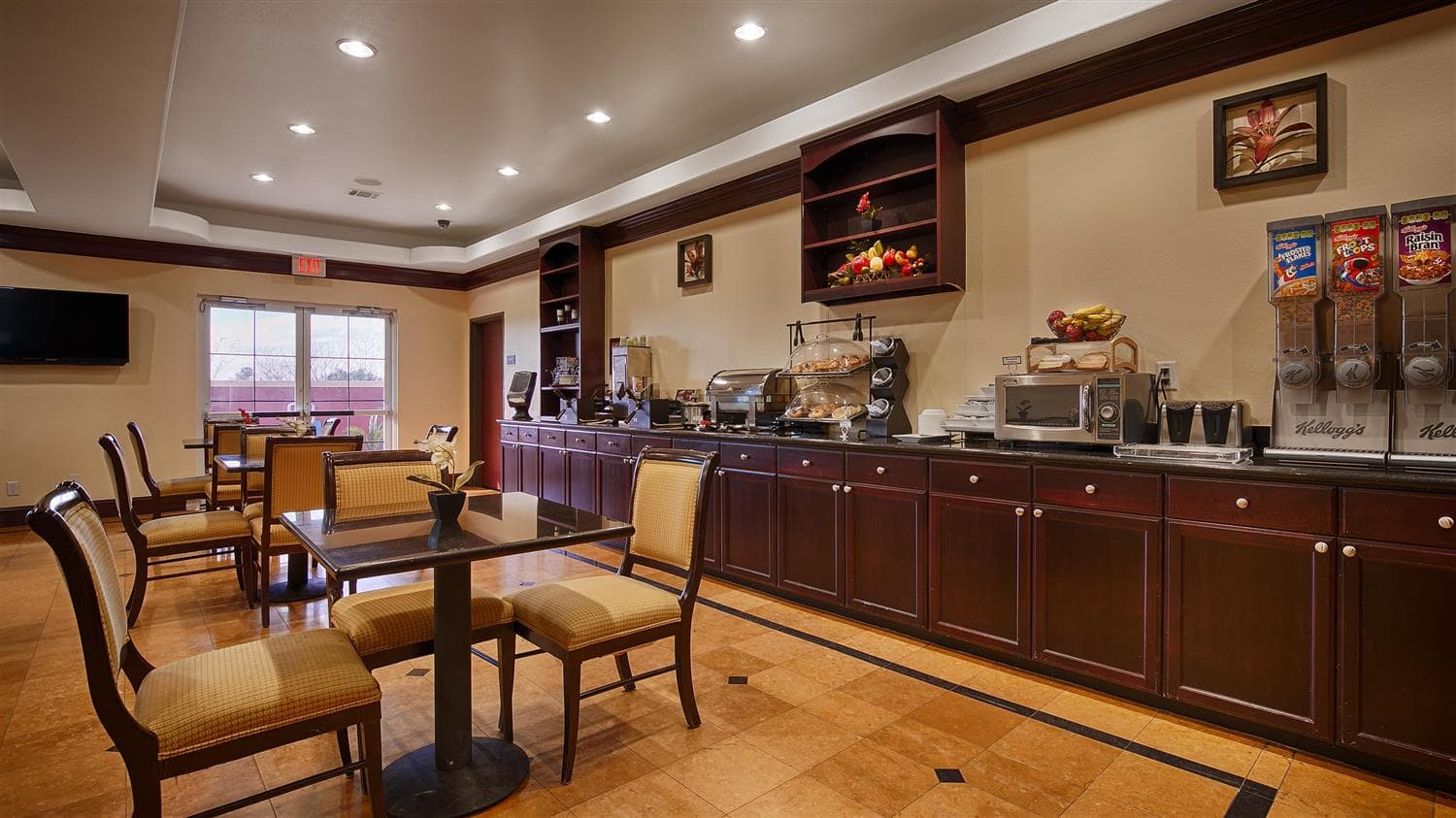 Best Western Plus Manvel Inn & Suites 4