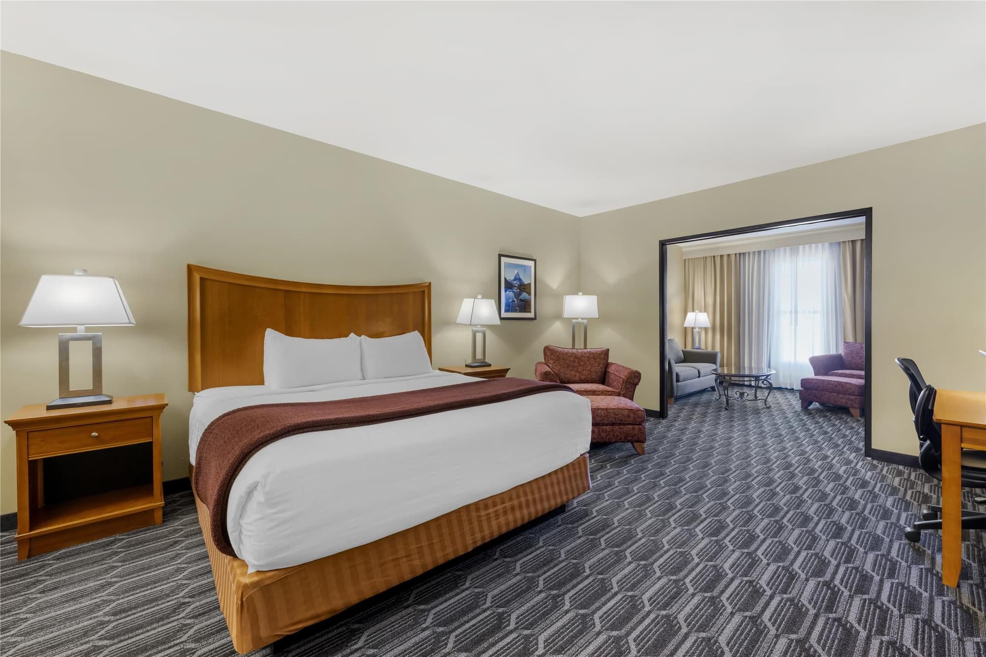 Best Western Plus Swiss Chalet Hotel & Suites