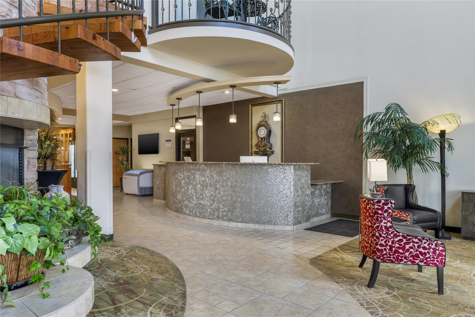 Best Western Plus Swiss Chalet Hotel & Suites 5
