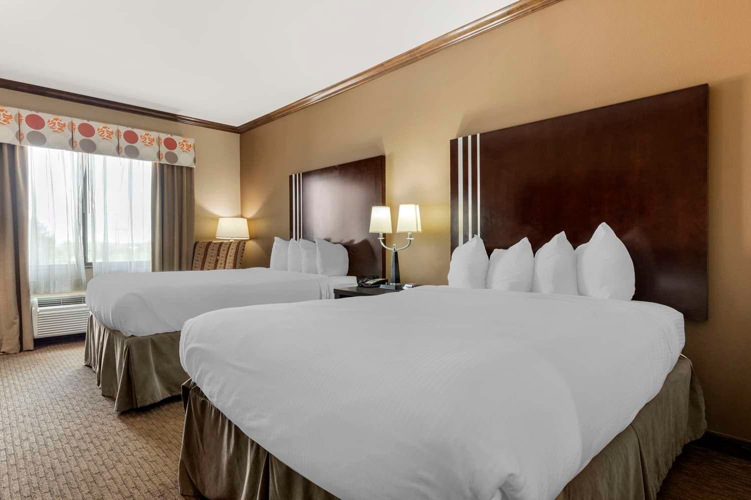 Best Western Plus Texoma Hotel & Suites 4
