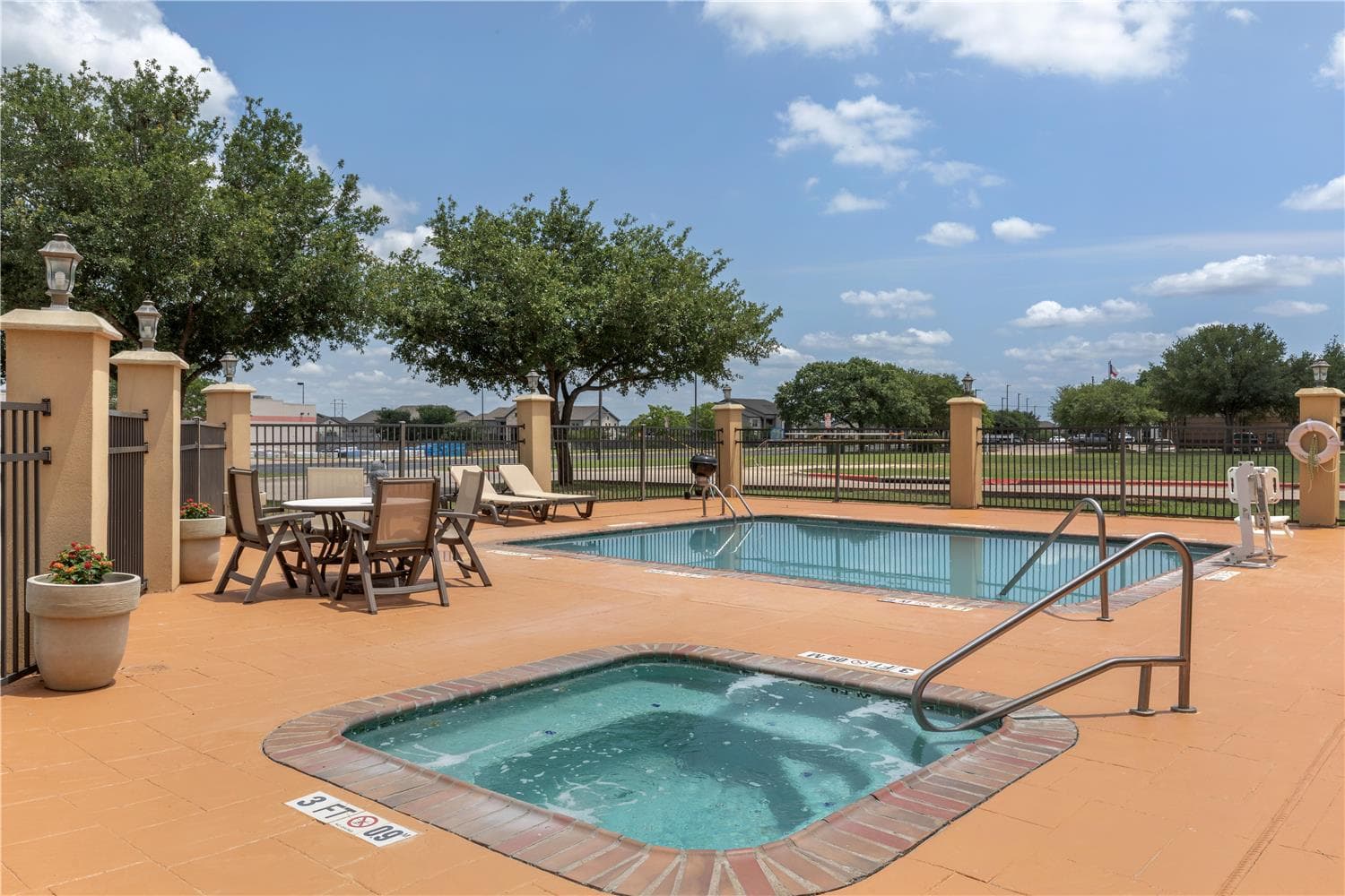 Best Western Bastrop Pines Inn 2